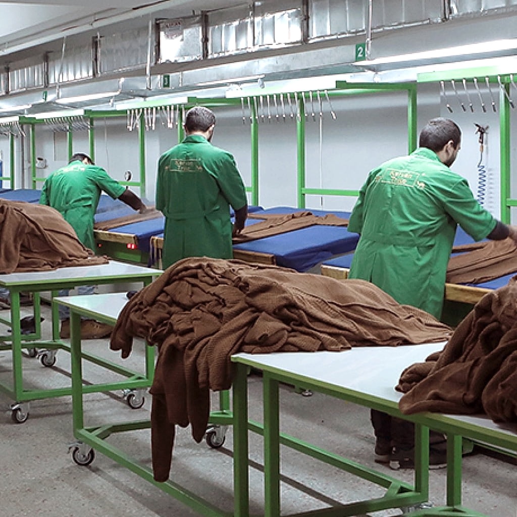 men's garment manufacturers