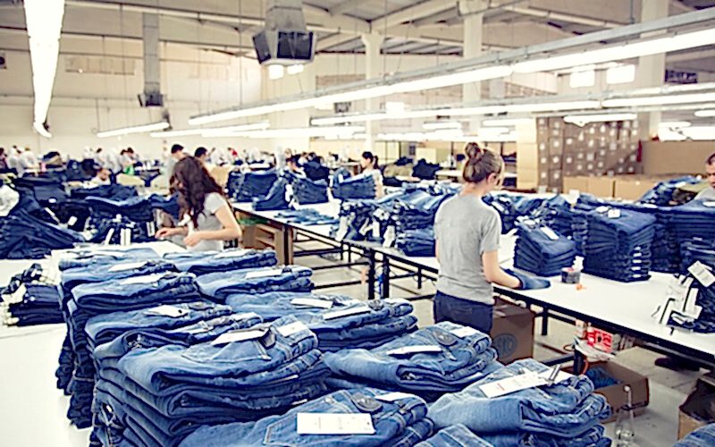 low minimum clothing manufacturer